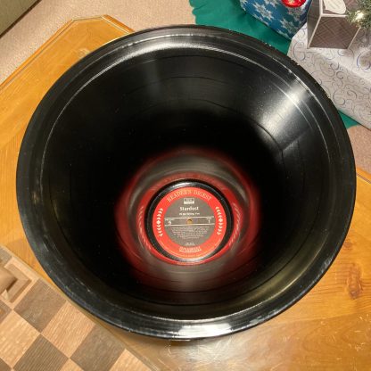 Stretched Vinyl Record - Passive Phone Amplifier